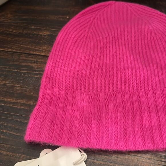Nordstrom cashmere beanie display picture 1